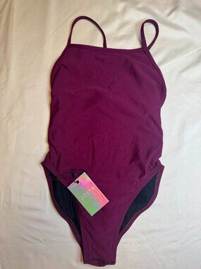 NWT Jolyn Perry suit size 28